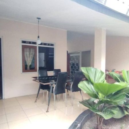 Sadana Villahouse Ngadinegaran Yogyakarta Exterior foto